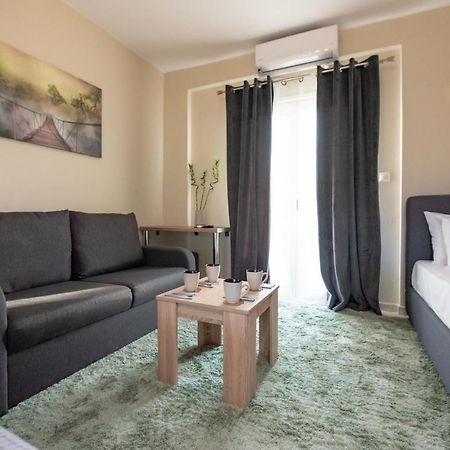 Alfa House Apartment อิโออันนินา ภายนอก รูปภาพ